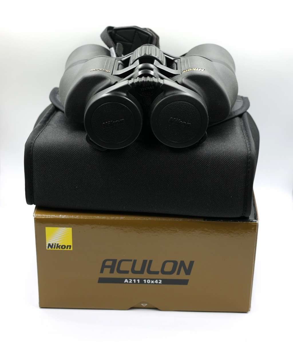 Nikon Aculon A211 10x42 binoculars