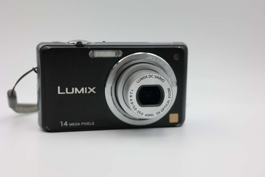 Panasonic LUMIX DMC-FS11 digital point and shoot camera