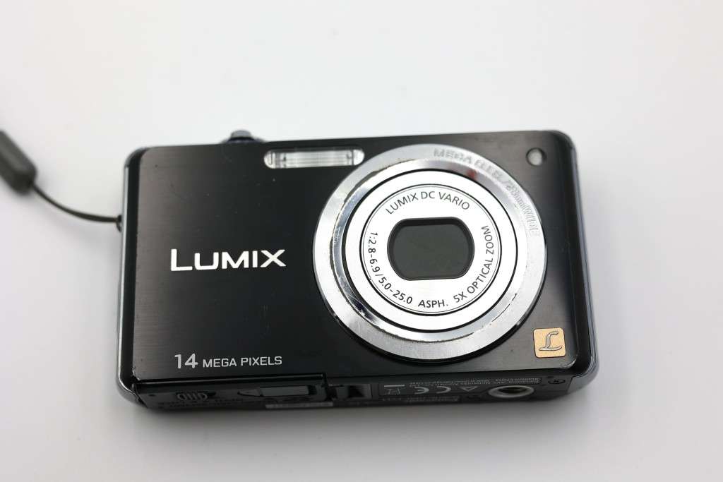 Panasonic LUMIX DMC-FS11 digital point and shoot camera