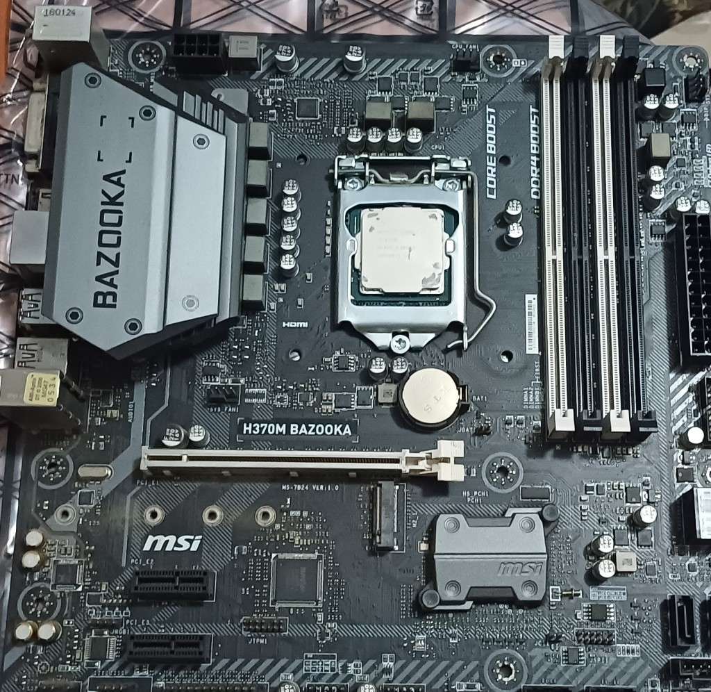 NZXT H440, i7 8700, 16 GB Ram - Desktop PC Components