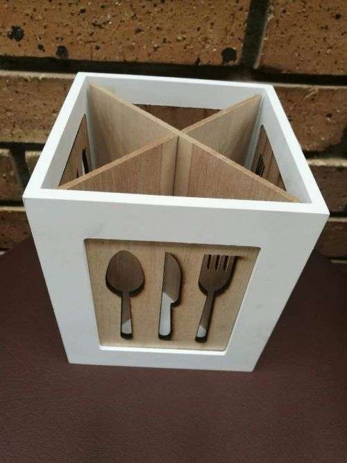 KNIFE & FORK DESIGN PICTURE ON CUTLERY & TEASPOON HOLDER