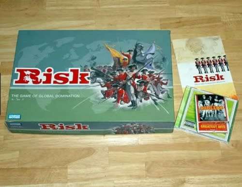 RISK : THE GAME OF GLOBAL DOMINATION / SOCIAL ACTIVITY GAME /CHRISTMAS GIFT