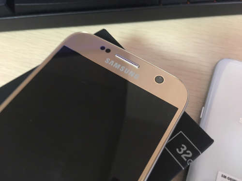 Original & Unlocked Samsung Galaxy S7. FREE DHL DELIVERY