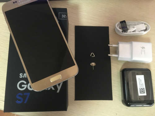 Original & Unlocked Samsung Galaxy S7. FREE DHL DELIVERY