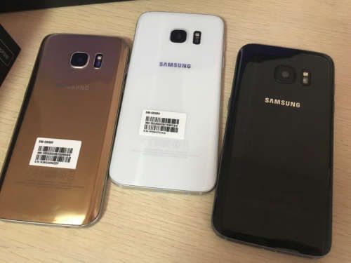 Original & Unlocked Samsung Galaxy S7. FREE DHL DELIVERY