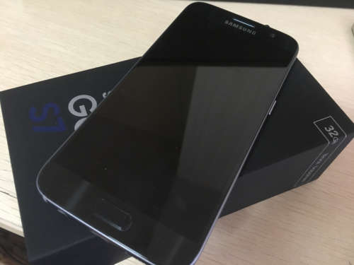 Original & Unlocked Samsung Galaxy S7. FREE DHL DELIVERY