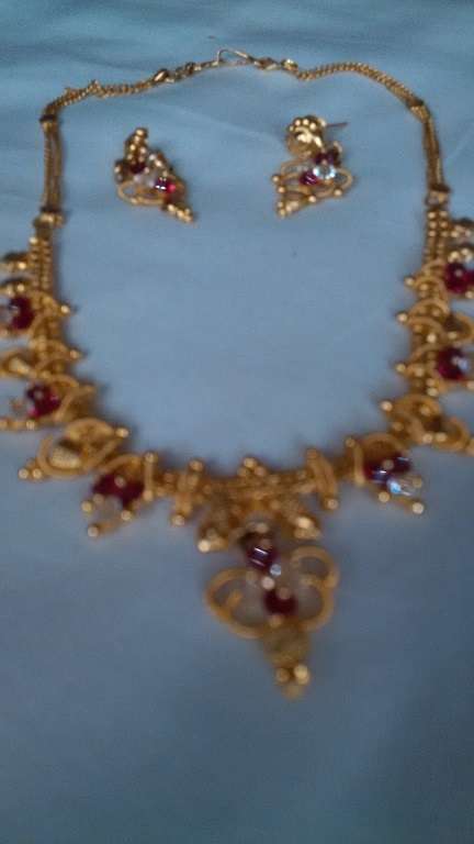 Beautiful Neck Piece plus free chain