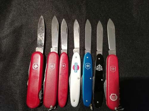 COLLECTION OF SWISS POCKET KNIVES