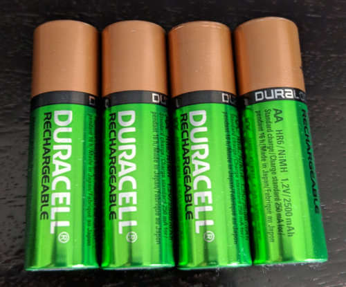 Nitecore Digi D4 with 4x Duracell AA