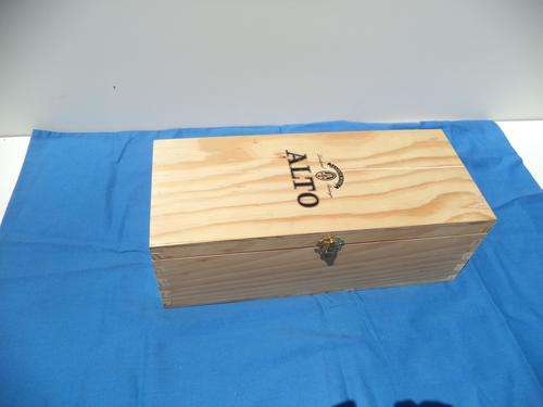 Alto Branded Hinged Crate Box With a Latch