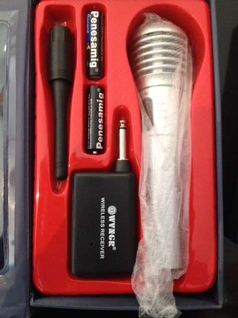 1 Wireless Handheld Microphone NEW