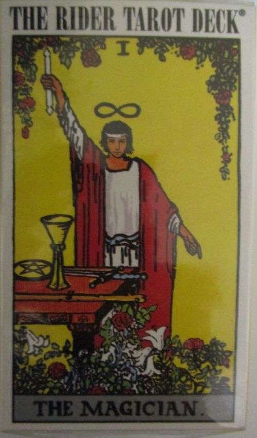 TAROT CARD BOXED SET. THE RIDER TAROT DECK THE MAGICIAN