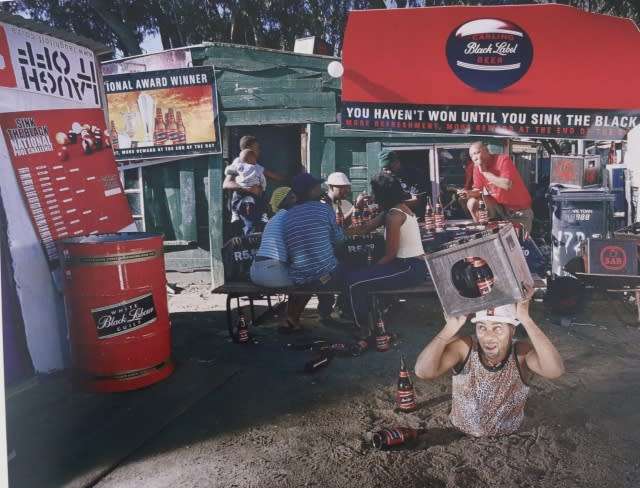 ROUND THE BEND - TRAVELS AROUND SOUTHERN AFRICA By Obie Oberholzer