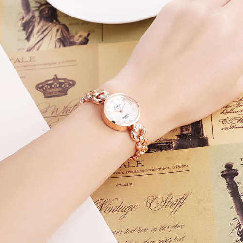 Fantastic price!! Fashion high - end luxury gypsum water diamond steel rose gold watch