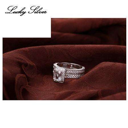 Fantastic price!! Sterling Silver - filled Wedding Ring Set with simulated diamonds Sizes 7-9
