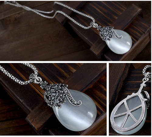 Fantastic price!!Sterling Silver - filled Necklace and Earring Moon stone Set