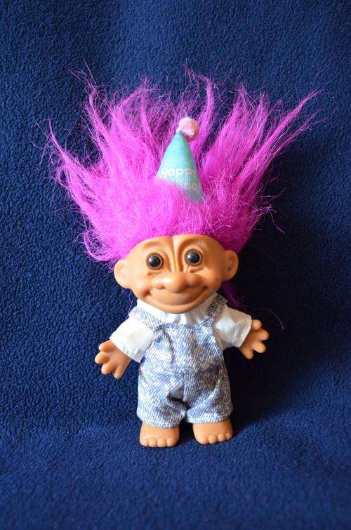 Russ "Happy Birthday" Troll (12.5cm excl hair)