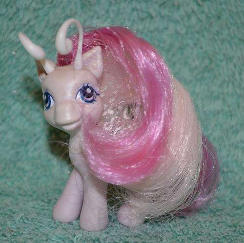 Hasbro My Little Pony (G3) Tra-la-la (Breezie)