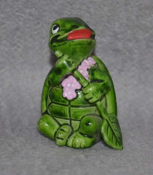 Kinderjoy toy: tortoise/turtle