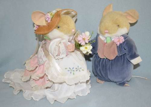 Brambly Hedge Mouse Couple (about 20cm tall)