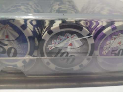 Poker Chips in Clear Acrylic Rack with Cover (5 Rows / 98 Chips)