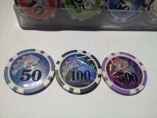 Poker Chips in Clear Acrylic Rack with Cover (5 Rows / 98 Chips)
