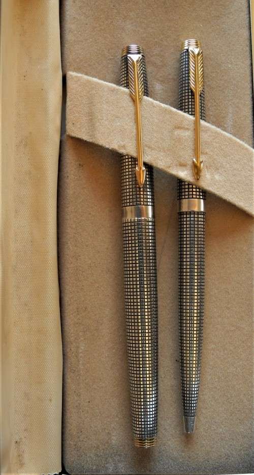 STERLING SILVER PARKER 75 FOUNTAIN PEN AND BALLPOINT SET. Cir 1970's MADE IN U.S.A.