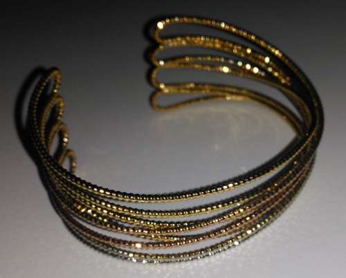 STUNNING!! SILVER,YELLOW AND ROSE GOLD PLATED BANGLE