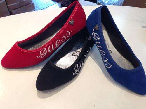 BLACK GUESS STUNNING PUMP SIZE 8 - BLACK WITH BLACK EDGING