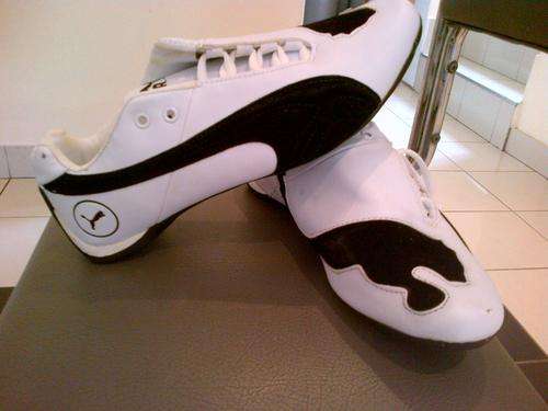 MENS BLACK N WHITE TAKKIES - TOO CLASSY AND COMFY