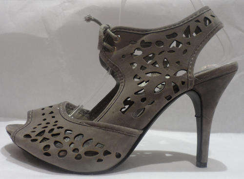 ABSOLUTELY AMAZING COUTURE CATWALK STYLE!!! size 8- TOO CLASSY AND COMFY