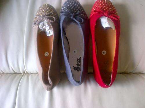 SIZE6:ONE BIDDER TAKES ALL 3 PAIRS OF SHOES+1 PAYMENT OF R65POSTAGE FOR ALL3PAIRS