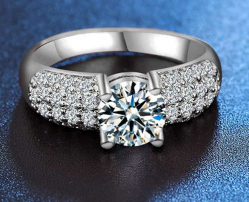 PHENOMENAL!! SILVER PLATED WITH SIMULATED DIAMOND RING SIZE 7.17.3MM/O