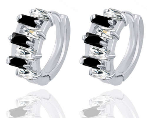 PHENOMENAL!! SILVER PLATED WITH SIMULATED DIAMOND EARRING ERV R999