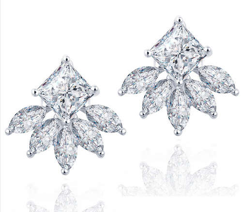 PHENOMENAL!! SILVER PLATED WITH SIMULATED DIAMOND EARRING