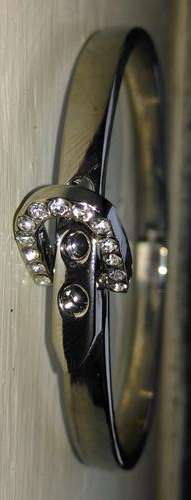 BREATHTAKING!! WHITE GOLD PLATED BELT BUCKLE STYLE BRACELET ERV R1500