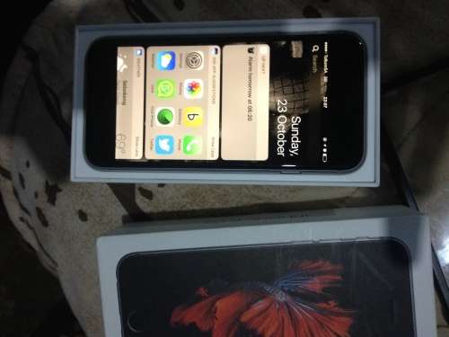 iPhone 6s 16Gig almost new (9.8/10 rating) with all extras included.