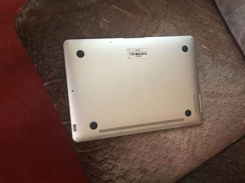 MacBook Air 13 inch with charger included