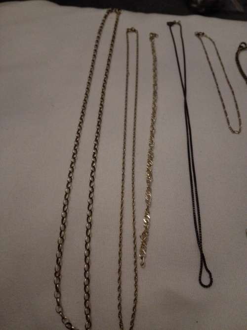 silver chains lot. 14 chains