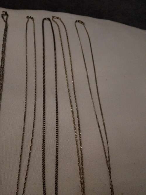 silver chains lot. 14 chains