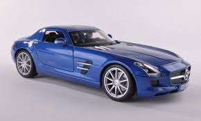 maisto 1/18 Mercedes Benz SLS AMG BLUE