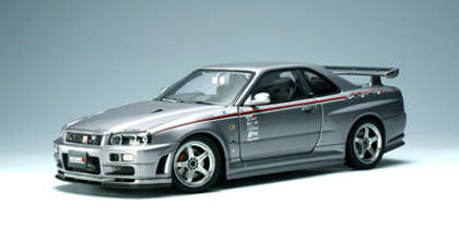 AutoArt NISSAN SKYLINE GT-R (R34) NISMO S-TUNE VERSION (SPARKLING SILVER) 1:18