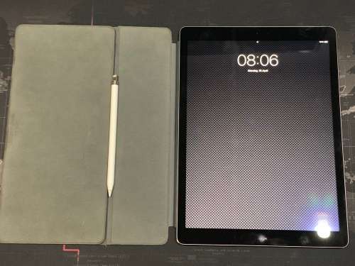 iPad Pro 12.9 128GB WiFi with Smart Keyboard Folio and Apple Pencil