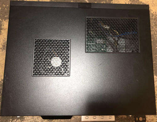 Dell Vostro 3670 i3 8100, 250gb SSD, 1TB HDD, *3 slight scratches on one of the panels Pictures incl