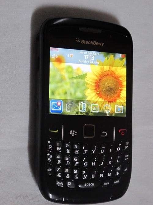 ORIGINAL BLACKBERRY Curve 8520 EXCELLENT CONDITION!! Unlocked for all SA Networks