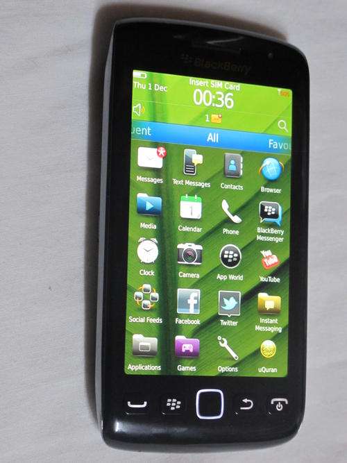 ORIGINAL BLACKBERRY Torch 9860!! EXCELLENT CONDITION!! Guaranteed to work on all SA Networks