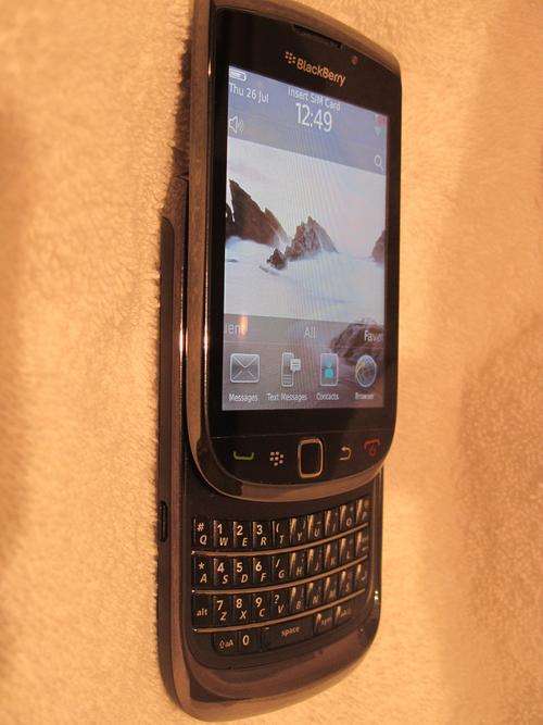 GENUINE BLACKBERRY TORCH 9800, As NEW! Guaranteed to work on all SA Networks! Local stock
