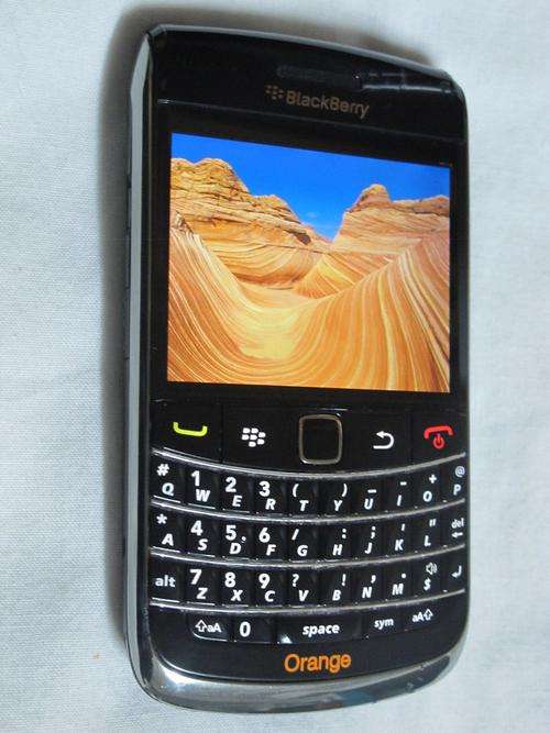 ORIGINAL BLACKBERRY BOLD 9700 EXCELLENT CONDITION!! Guaranteed to work on all SA Networks. In stock