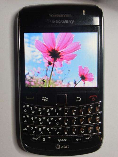 ORIGINAL BLACKBERRY BOLD 9700 EXCELLENT CONDITION!! Guaranteed to work on all SA Networks. In stock