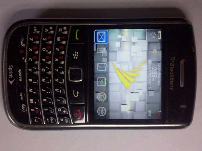 ORIGINAL BLACKBERRY BOLD 9650 NO CAMERA!! GOOD CONDITION!!  In stock